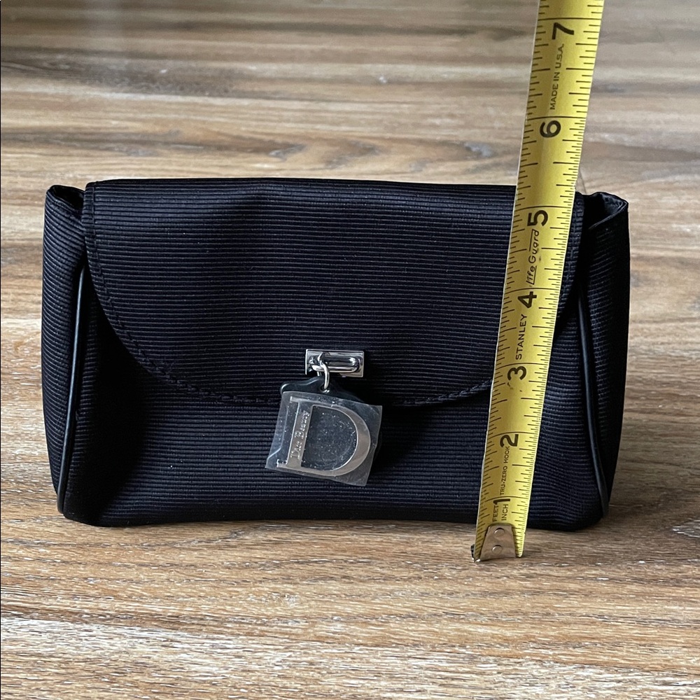 Dior Parfumes Logo Makeup Pouch - Picture 13 of 14